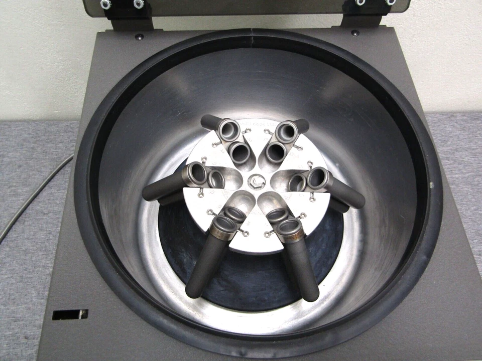 Silenciador 2410 Modelo: S2410E-HZ Centrifugadora de Mesa con Rotor Foto 4 de 4