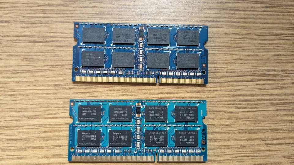 Hynix 4GB ( 2x2 GB) SO-DIMM 1066 MHz PC3-8500 DDR3 Memory (HMT125S6BFR8C-G7) - Image 2 of 2