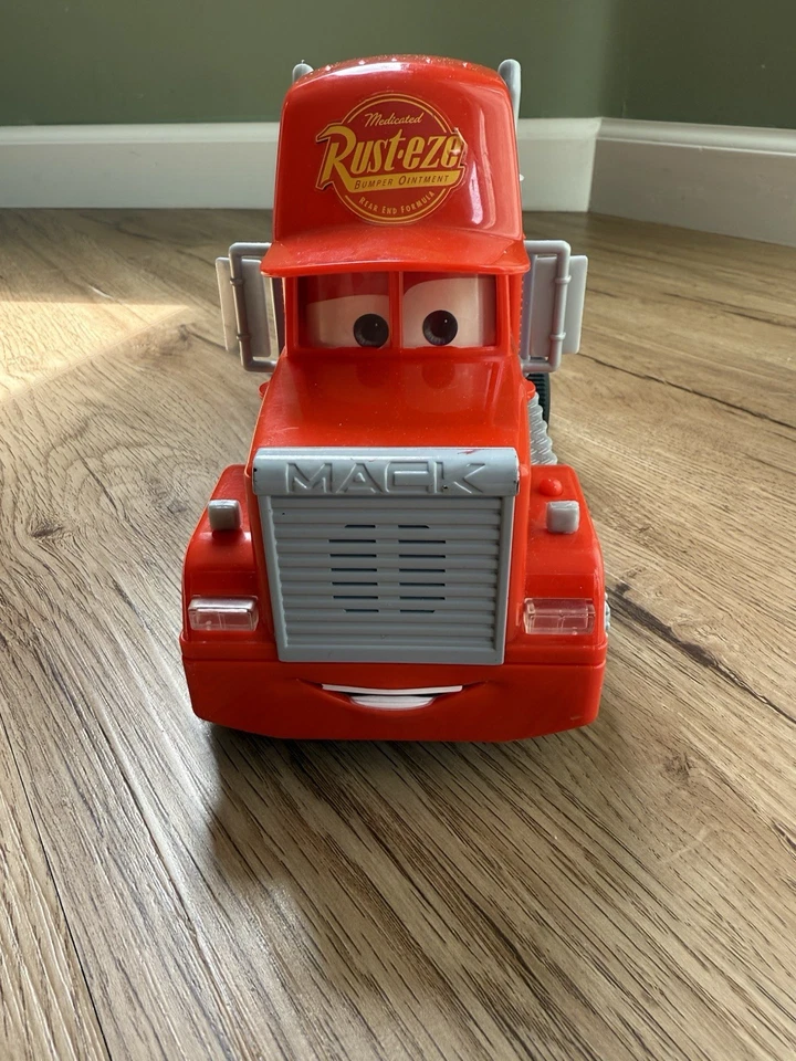 Disney Cars - Toys R Us Exclusive Cars 3 Mack & Lightning McQueen Buddy Pack R/C - Изображение 2 из 4