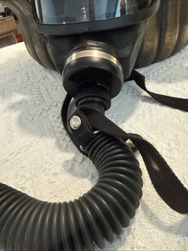 MSA Air Mask Size Medium From Ultralite II Model FHR Pressure Demand Type.    C1 - Afbeelding 5 van 13