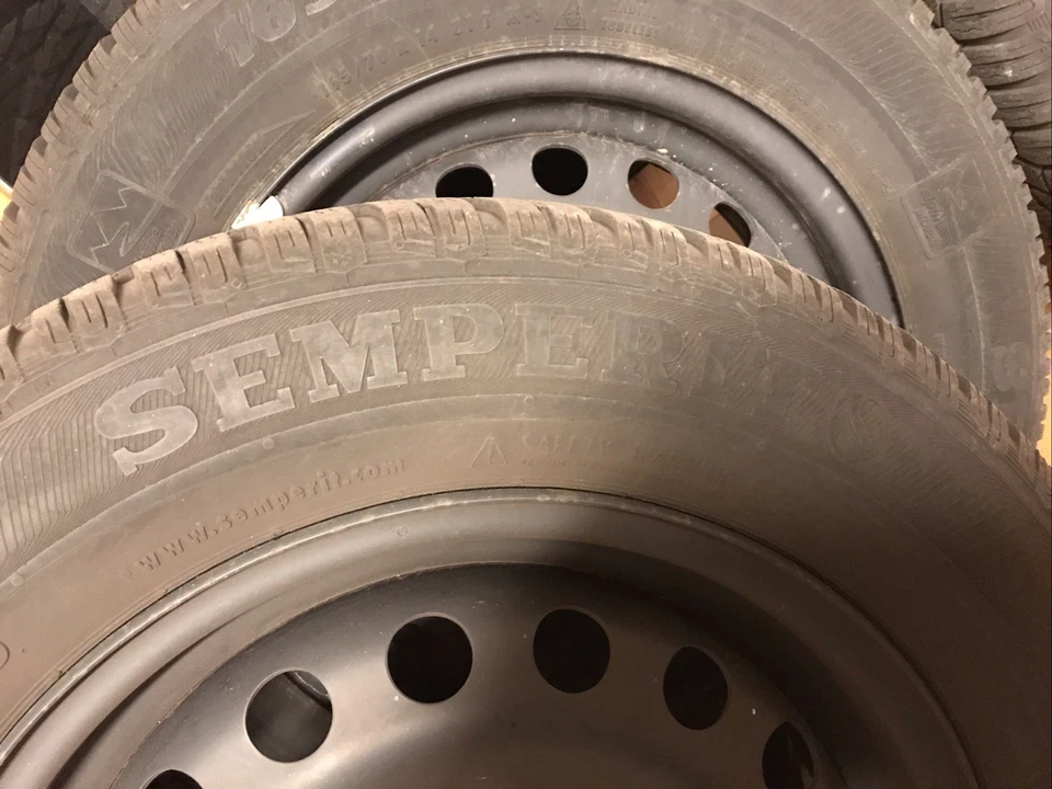 Orginal VW Up Winterkompletträder Semperit 165/70 R14T  auf Stahlfelgen 5Jx14 - Bild 2 von 4