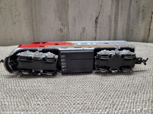 Vintage Ho Scale Train Lot 4 Life Like Locomotive, Freight Car, Log Dump Station - Picture 18 of 23