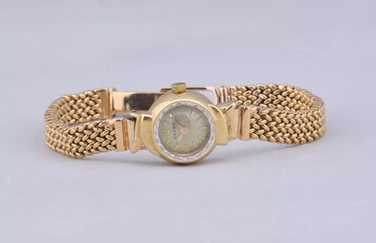 Vintage 1960's Omega Solid 18k Yellow Gold Women's Watch 17 Jewel 580