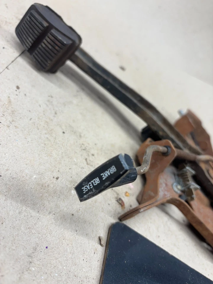 1980-1991 Ford f150 f250 f350 Bronco WORKING EMERGENCY BRAKE WORKING 80 85 86 89 - Image 2 of 4