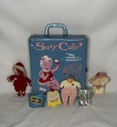 1964 Topper Suzy Cute Doll Case + 4 Outfits & Accessories Vintage Collectible