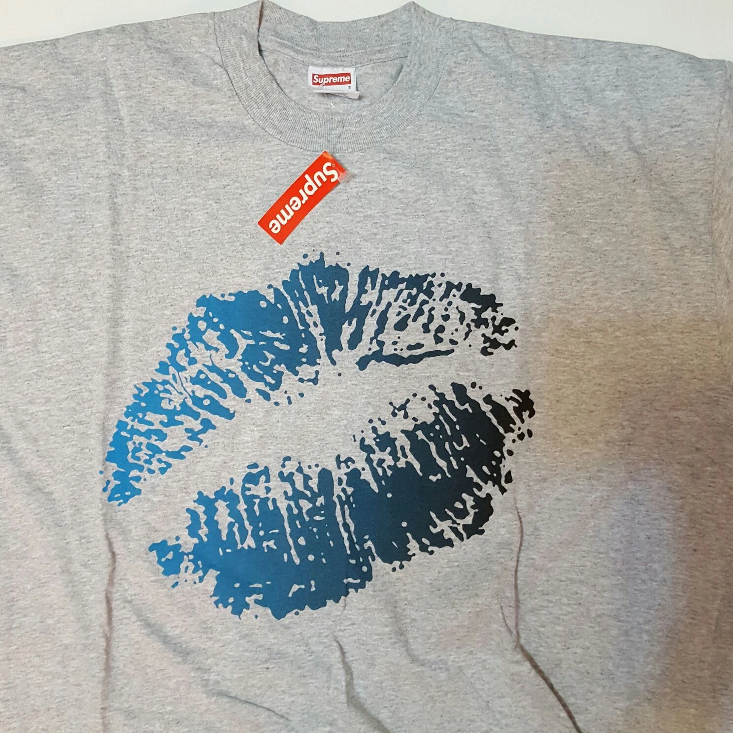 Tee shirt gris Kiss Supreme Box taille XL neuf 2003