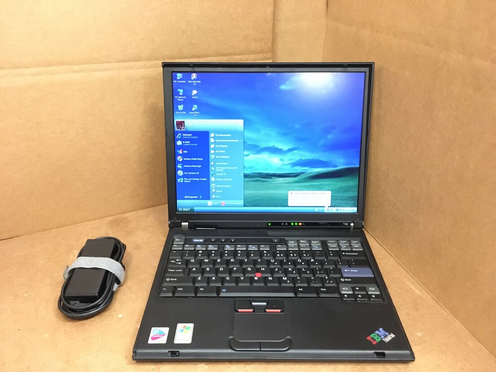 IBM Thinkpad T43 14"inch LCD Retro Gaming 40GB 1.86GHz Pentium M 1GB  WINDOWS XP