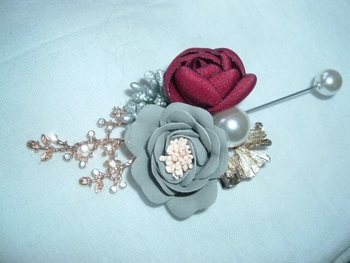 Red and Gray Silk Rose Pearl and Rhinestone Hair Clip and Dress Pin NWT - Picture 3 of 5