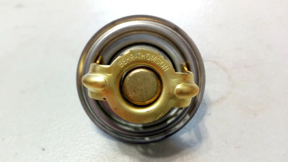 Термостат, охлаждающая жидкость VAG / Ford от Behr 835132 - Изображение 3 из 4