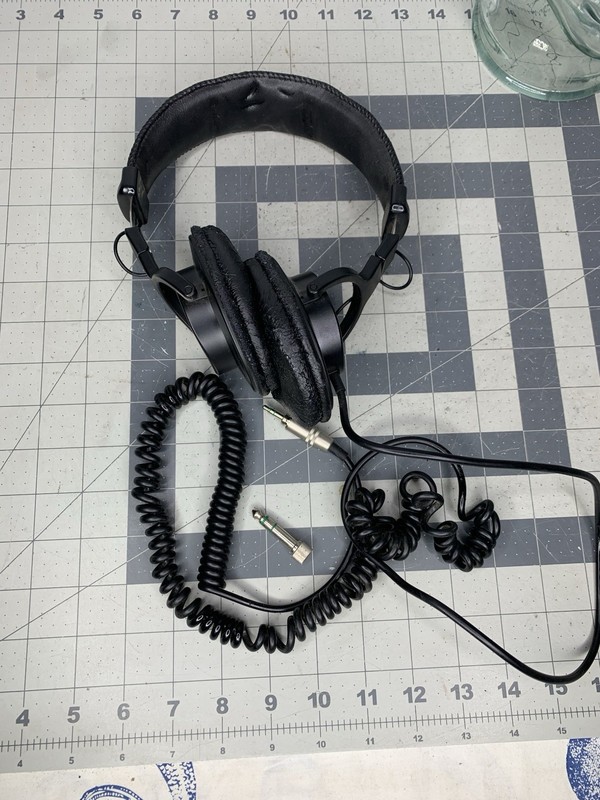Sony MDR-V6