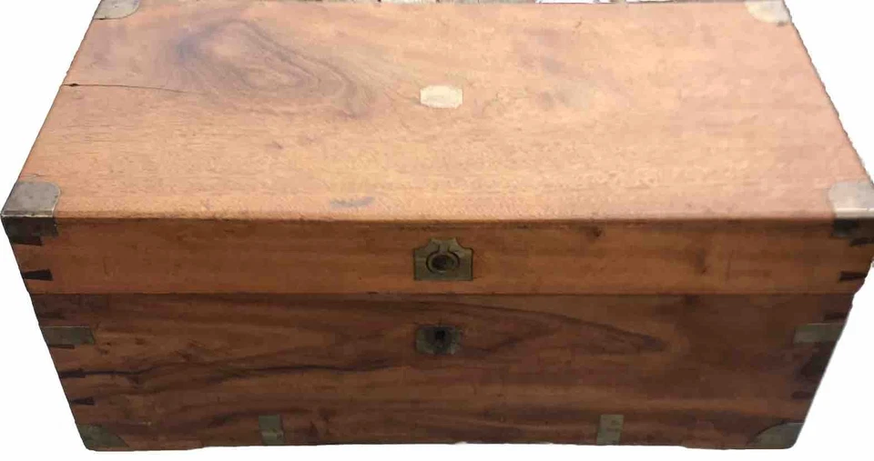 "Mesa de herrajes de latón antigua hecha a mano de cedro almacenamiento cola de milano cofre manta 24""" Foto 2 de 4