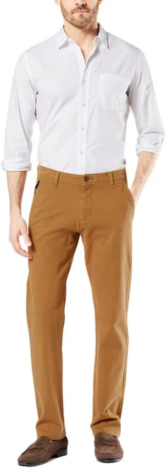 Chino Dockers Slim Fit Ultimate para hombre con Smart 360 Flex Foto 3 de 4