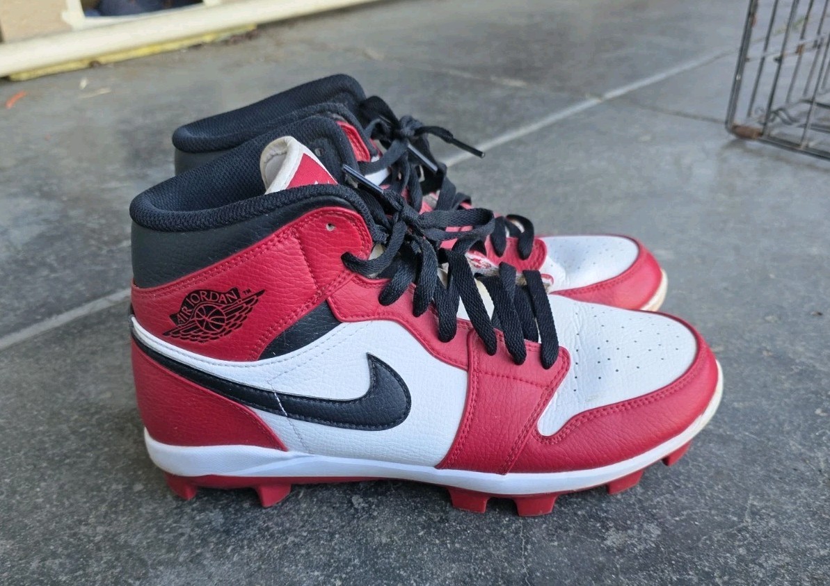 Air Jordan 1 Retro High MCS Chicago Baseball Cleats 22666207_52825670_600.jpg main image 2
