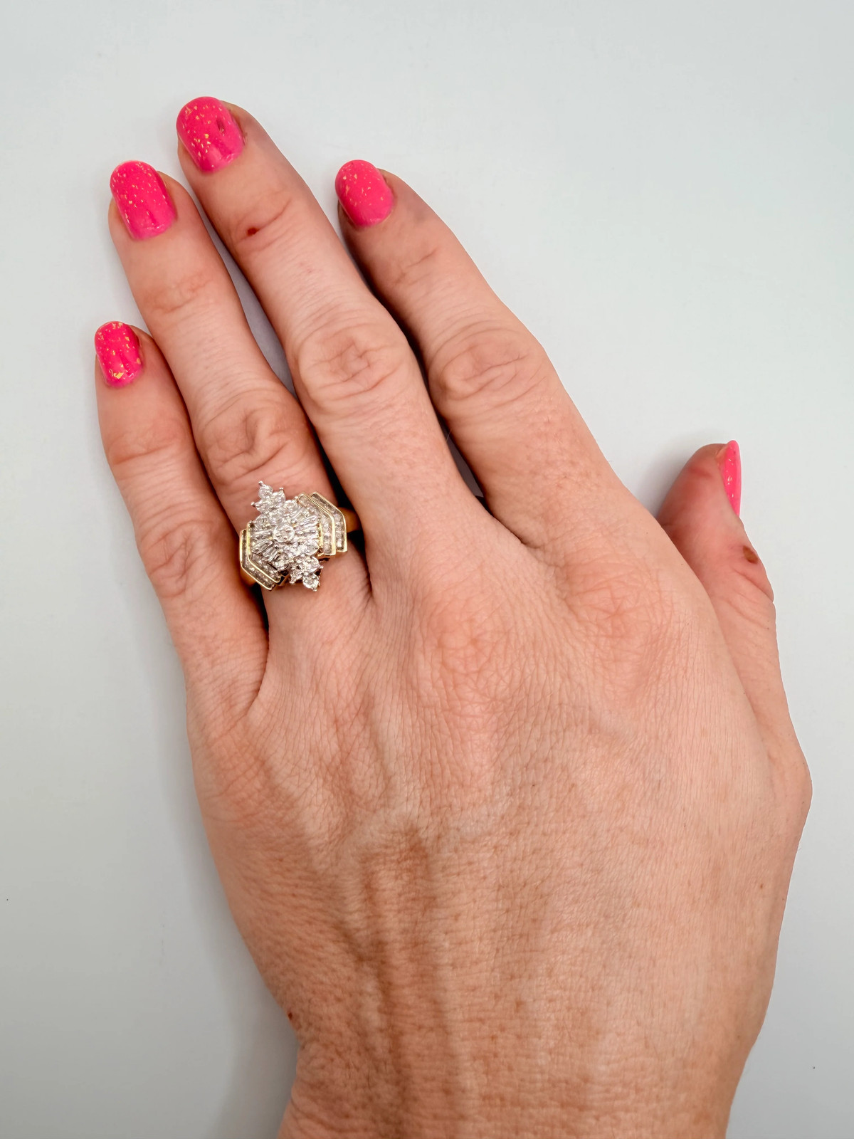 Solid 10K Yellow Gold Ring with Diamond Cluster S… - image 8