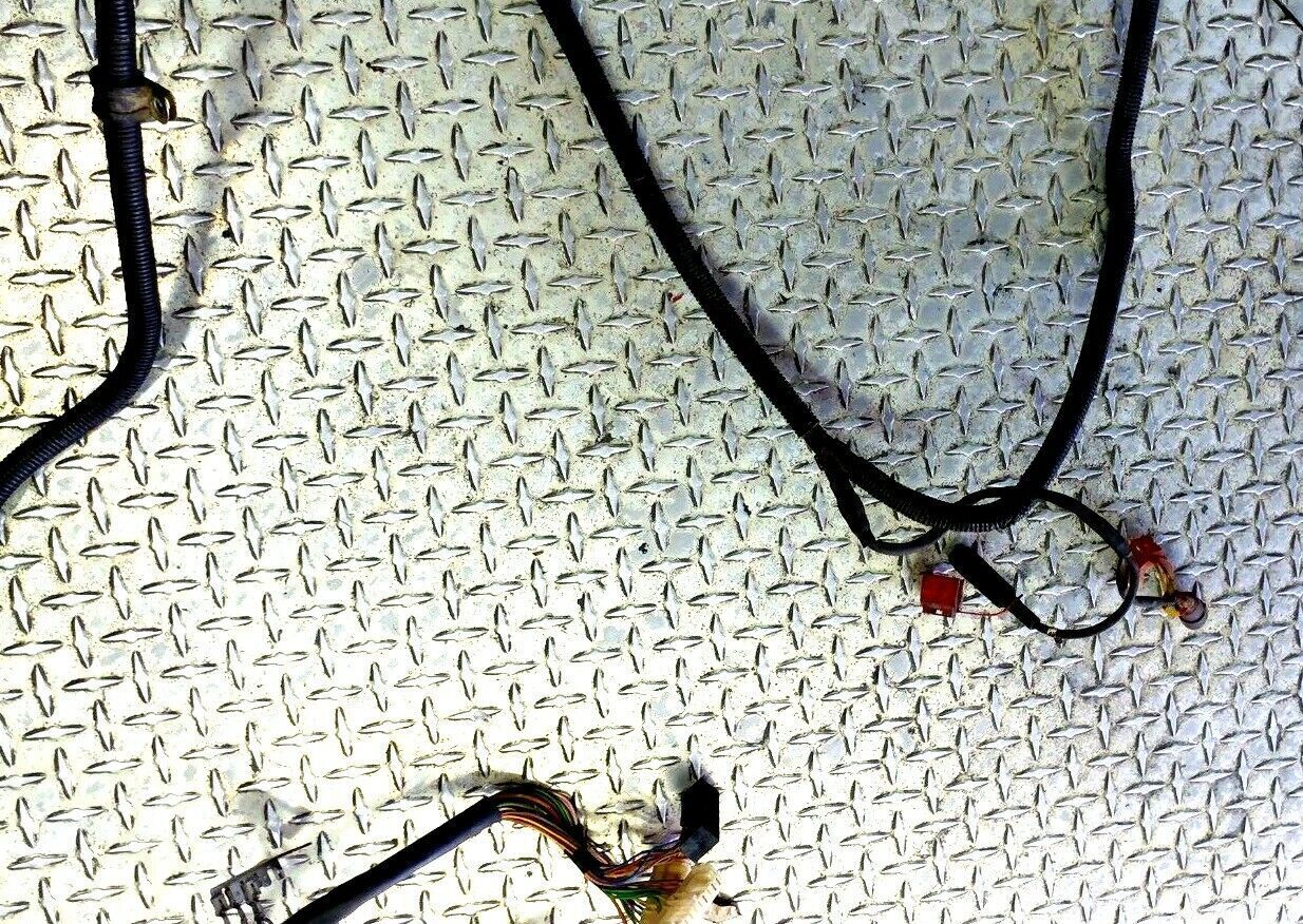 FERRARI 348 PARTS M0089337 FRONT NOSE CABLE TO HEADLIGHT HARNESS 139573
