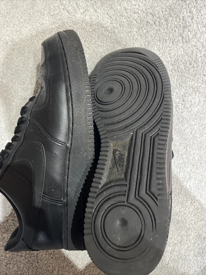 Size 8 - Nike Air Force 1 '07 Low Triple Black, photo 2 of 4
