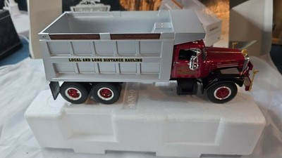First Gear Brockway Huskie HD Dump Truck Mack Truck  1:34