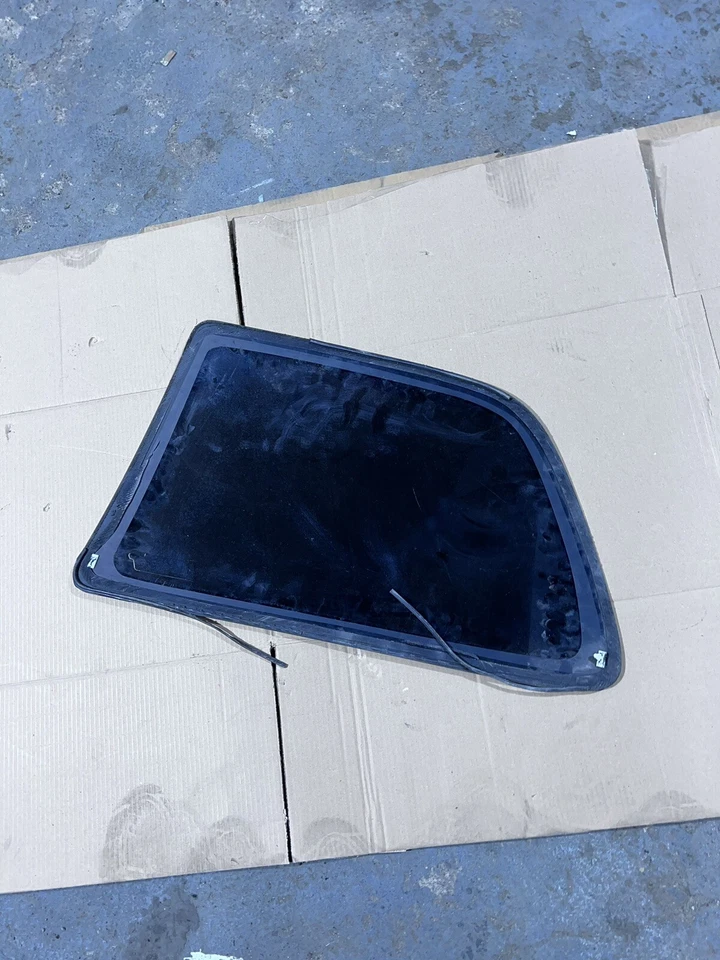 Toyota Starlet Glanza EP91 1996-1999 OSR Driver Rear Quarter Glass Window JDM OE - Image 3 of 3