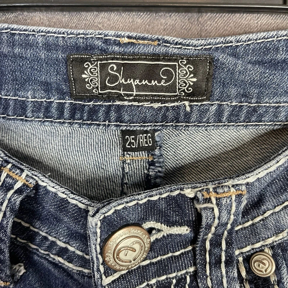 Pantalones Cortos Mujer Shyanne Corte Vaquera Jean Floral Bordado 25 Reg (26Wx9L) Foto 4 de 4