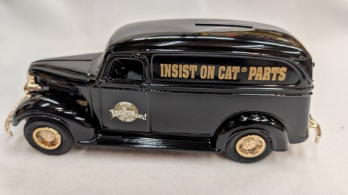ERTL 1938 Panel Truck Bank CAT Caterpillar - NIB