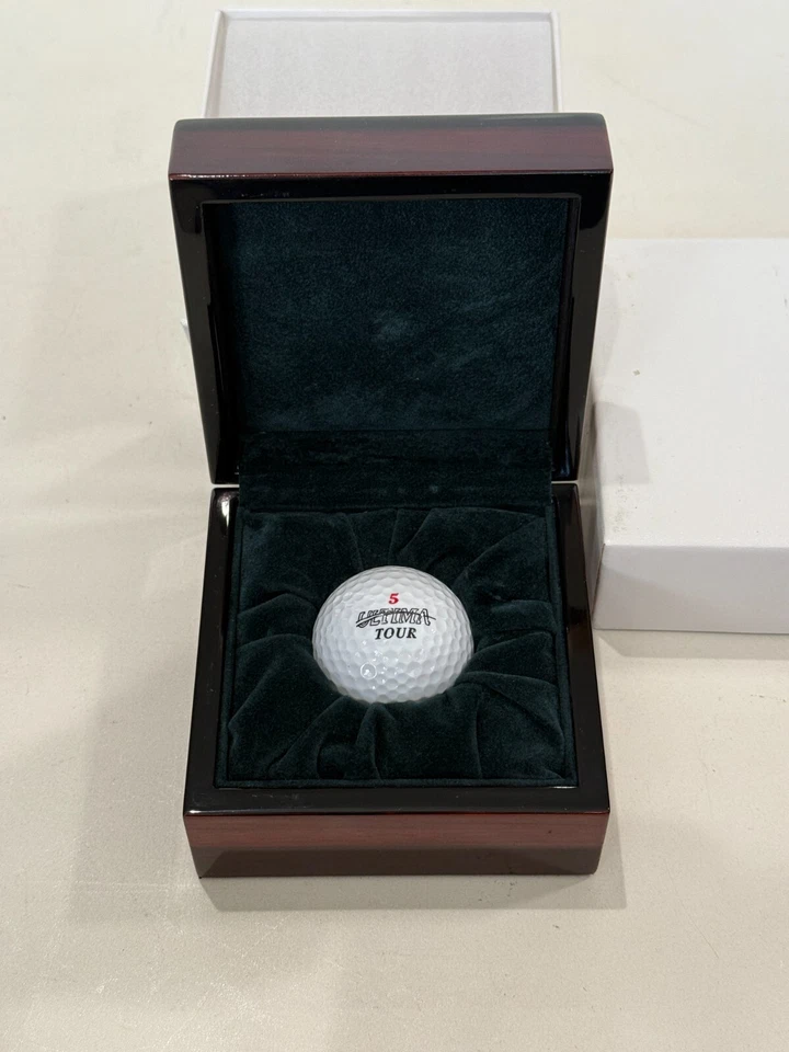 Nueva caja y bola Hole-N-One (Ultima Tour 5, litio S-90), 4" x 4" x 2 1/2" de alto Foto 2 de 3