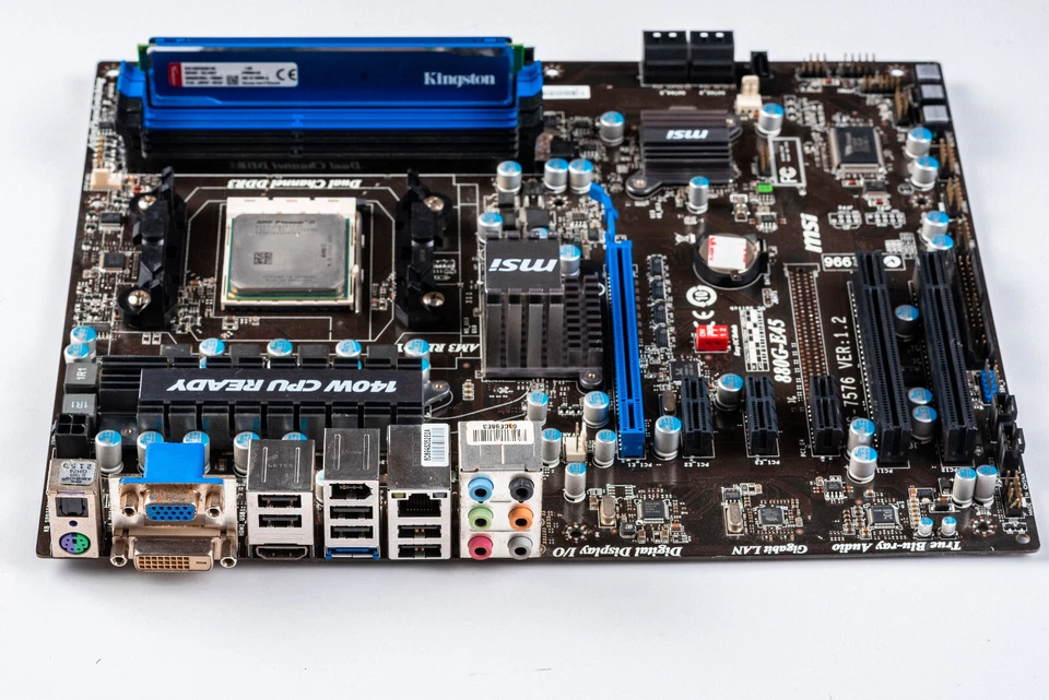 Placa madre MSI 880G-E45 Socket AM3 ATX 880G DDR3 AMD Phenom II lista para Windows XP Foto 2 de 4