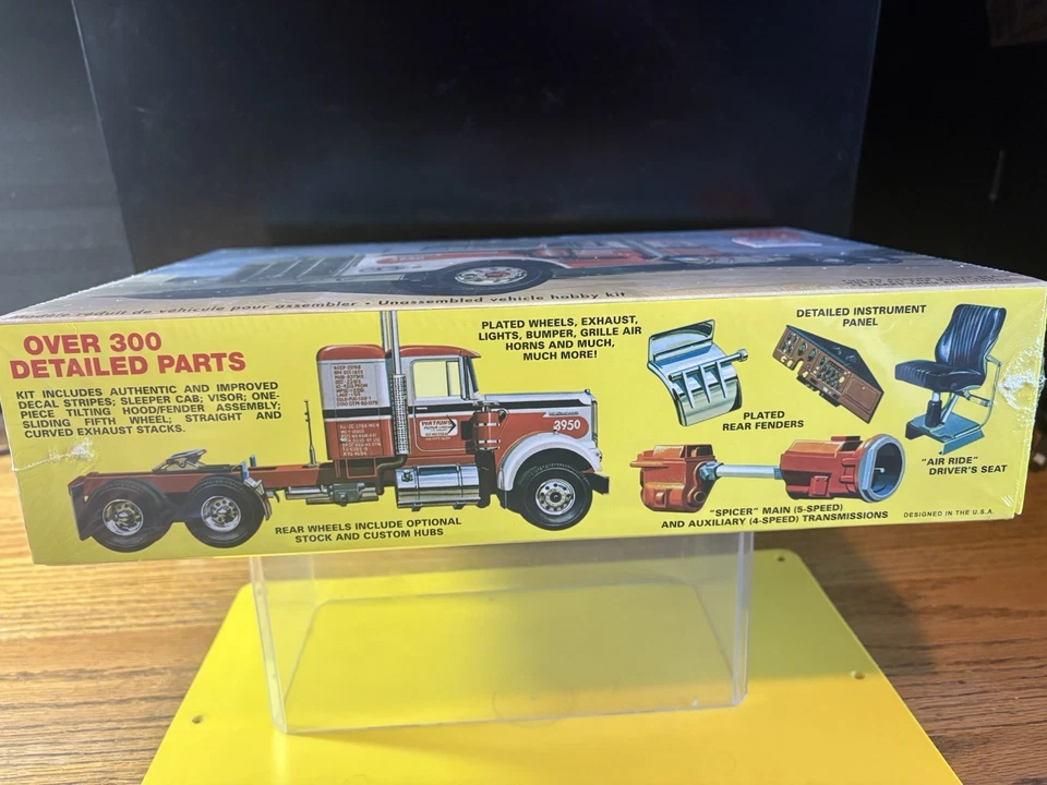 AMT Kenworth W925 Conventional Semi Tractor - Plastic Model Truck Kit - 1/25 NIB - Image 4 of 4