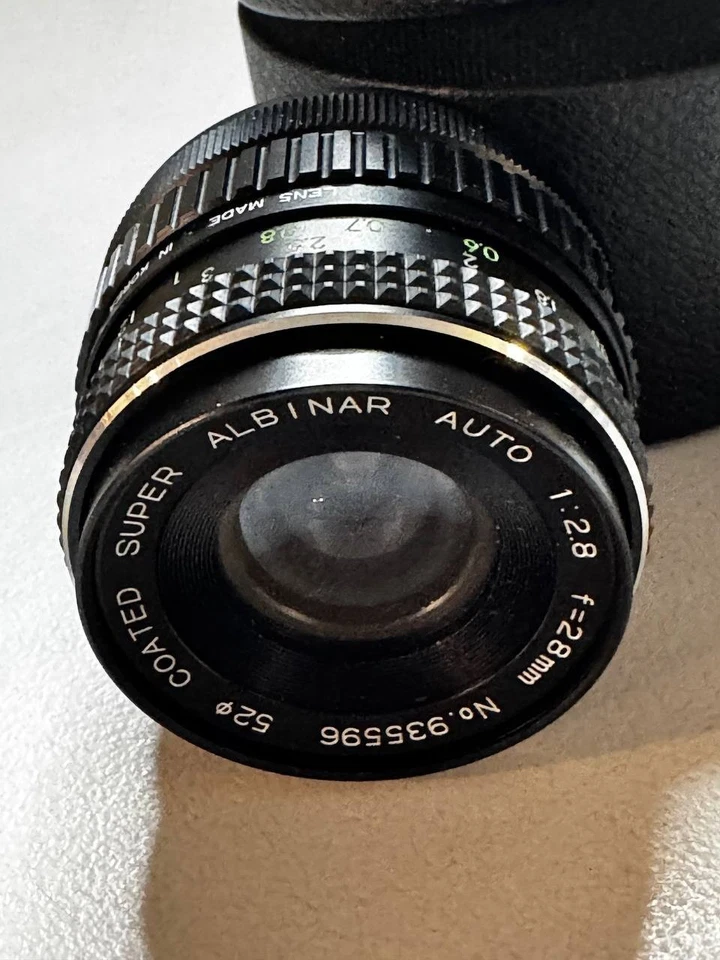 Albinar Super Coated 28mm f/2.8 Wide-Angle Prime Lens with Hard Case - Vintage - Image 3 of 4