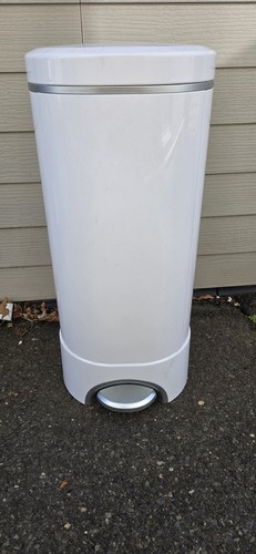 Diaper Genie Pail Non Uv Light White Foot Pedal Odor Control