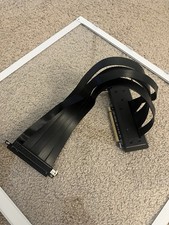 LIAN LI PCIe 4.0 to PCIe 4.0 Riser Cable Adapter 1:1 Flat Cable Black