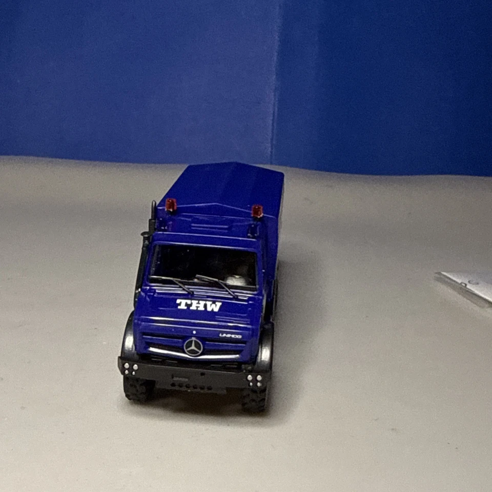 Busch HO Scale 1:87 Mercedes Unimog THW - Image 2 of 4