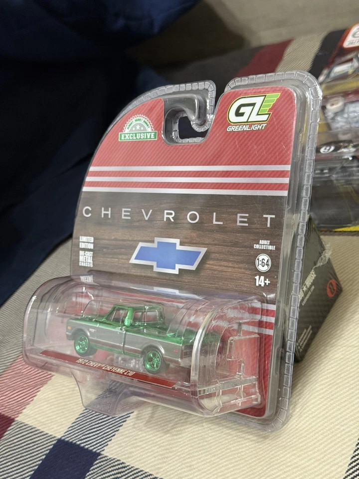 Chase!!! ¡Máquina verde! Chevrolet Cheyenne C10 1972 platón corto rojo #30547 1:64 Foto 3 de 4