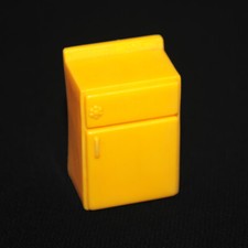 Réfrigérateur / frigo jaune de la Maison de Candy Vulli vintage