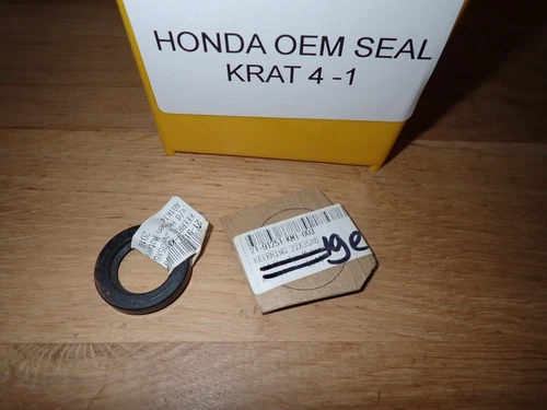 Honda OEM 91251-KM1-003  OIL SEAL, 22X35X5 (91202286025 91202286023 91202286013)