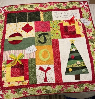 Vtg. 38.5'' X 38.5'' Lap Quilt Expertly Quilted Cotton Holiday Red Green White JOY