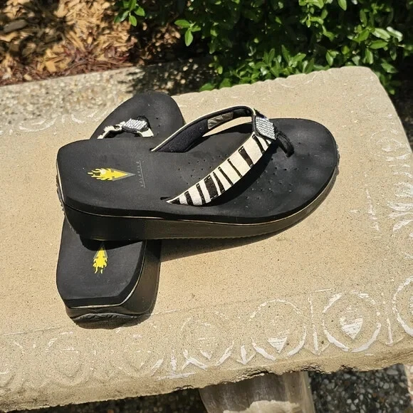 Volatile platform online flip flops