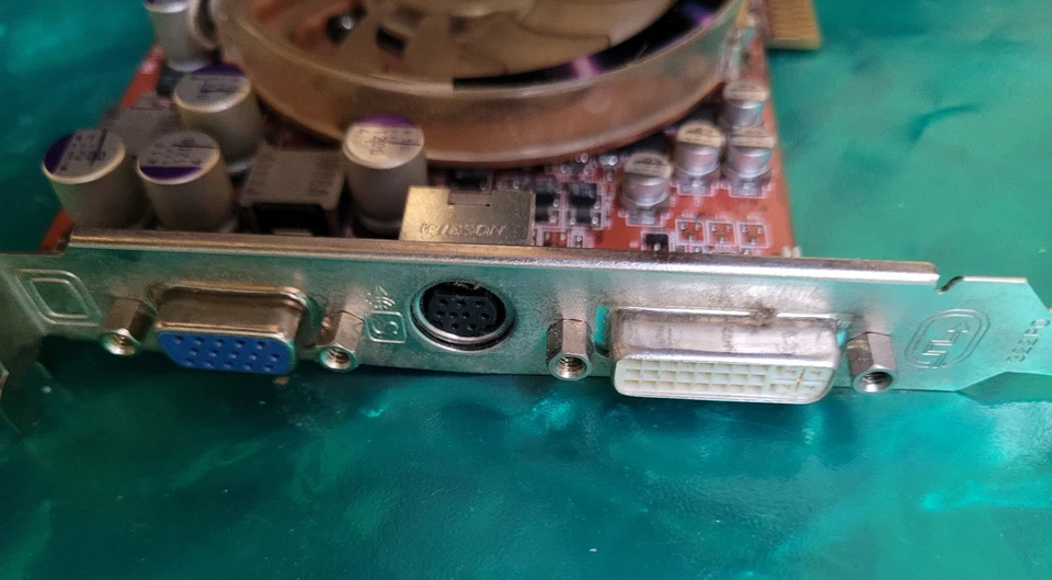 Carte Graphique ASUS AX800PRO/TVD ATI X800 PRO 256Mo AGP - Photo 3/4