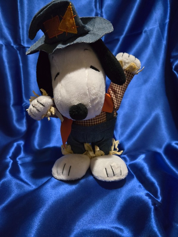 Snoopy Dancing to Turkey in The Straw