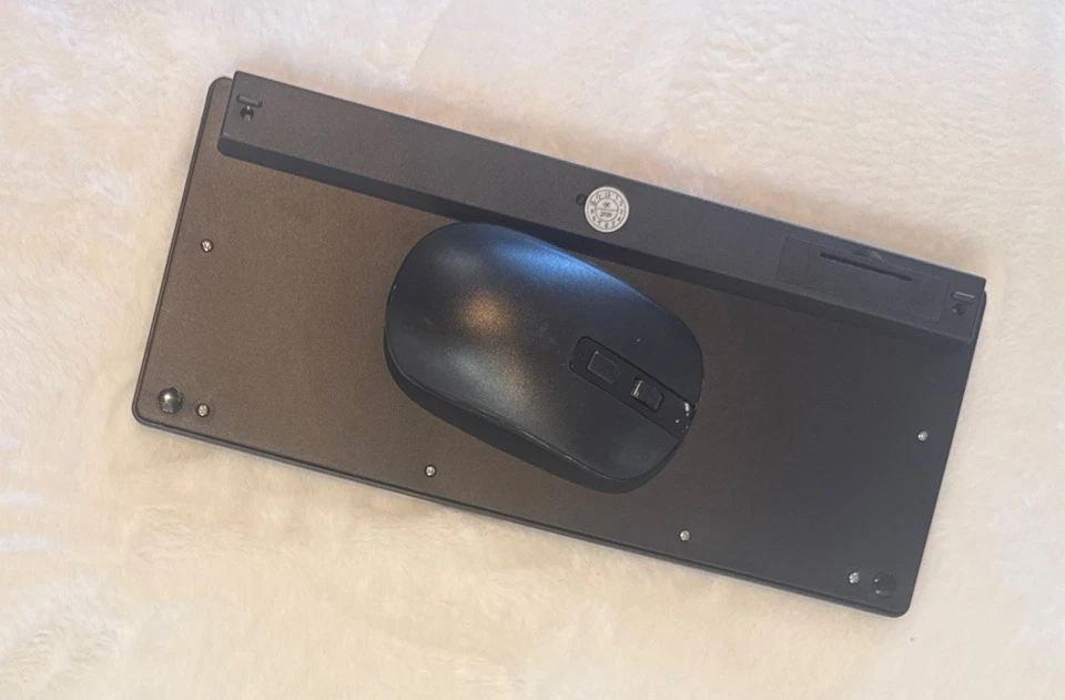 Black Wireless Keyboard and Mouse Combo - Image 4 of 4