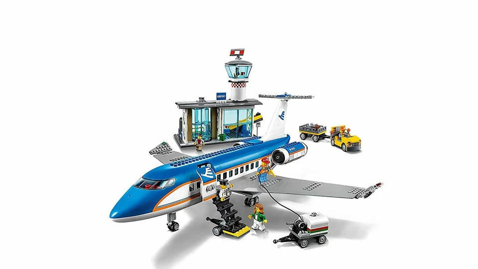 Lego City Airport Town 60104 AIRPORT PASSENGER TERMINAL Pilot Luggage Stairs NEW - Image 4 of 4