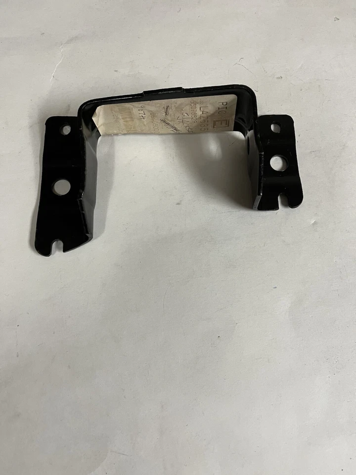 Soporte parachoques delantero derecho Mopar genuino 55076528 Foto 3 de 4