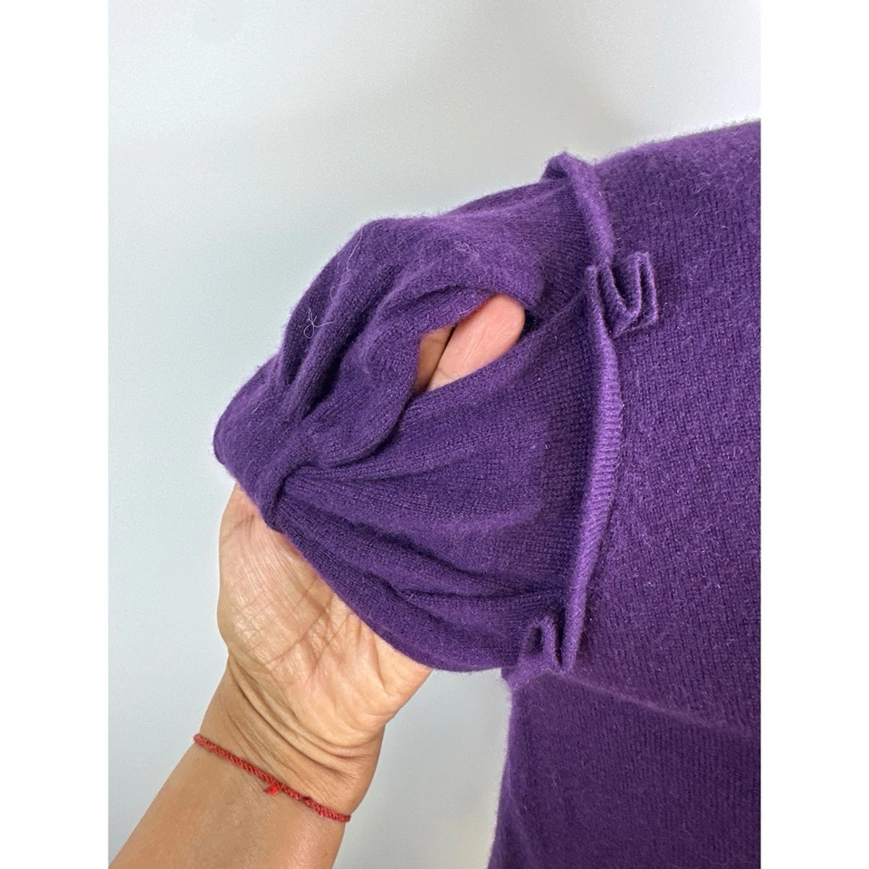 Suéter para mujer Saks Fifth Avenue 100 % cachemir manga corta con botones L” Foto 3 de 4