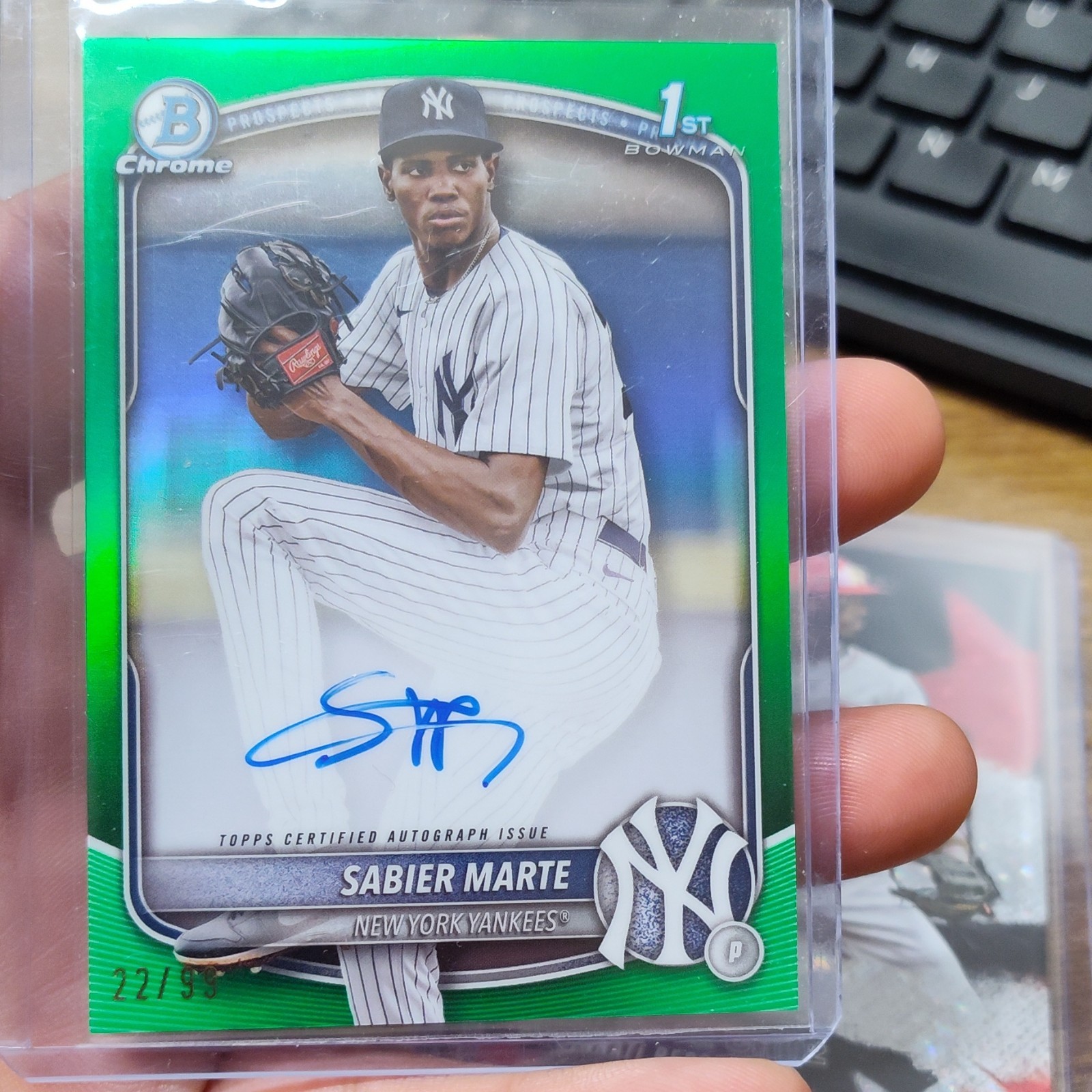 Topps 2025 Bowman Chrome Sabier Marte Green Refractor Auto CPA-SM Yankees 22/99