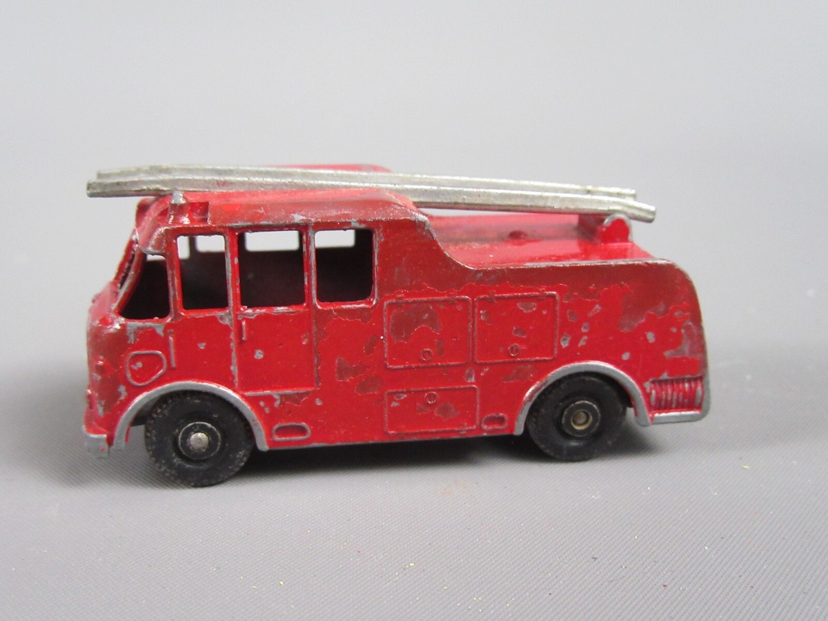MATCHBOX No.9 MARQUIR SERIESⅢ FIRE TRUCK Lesney Matchbox Regular Wheels #9 Merryweather Marquis