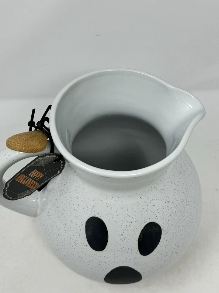 HALLOWEEN PITCHER WITH WOODEN SPOON HOCUS POCUS GHOST ceramic spooky NWT VHTF - Image 2 of 4
