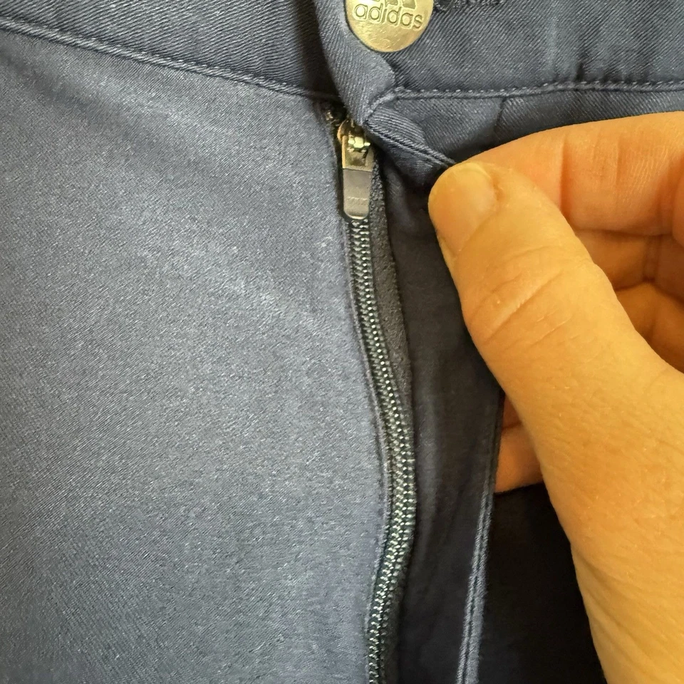 Calça de golfe Adidas azul marinho elástica lisa ajuste seco atlética masculina tamanho 30X32 - Imagem 4 de 4