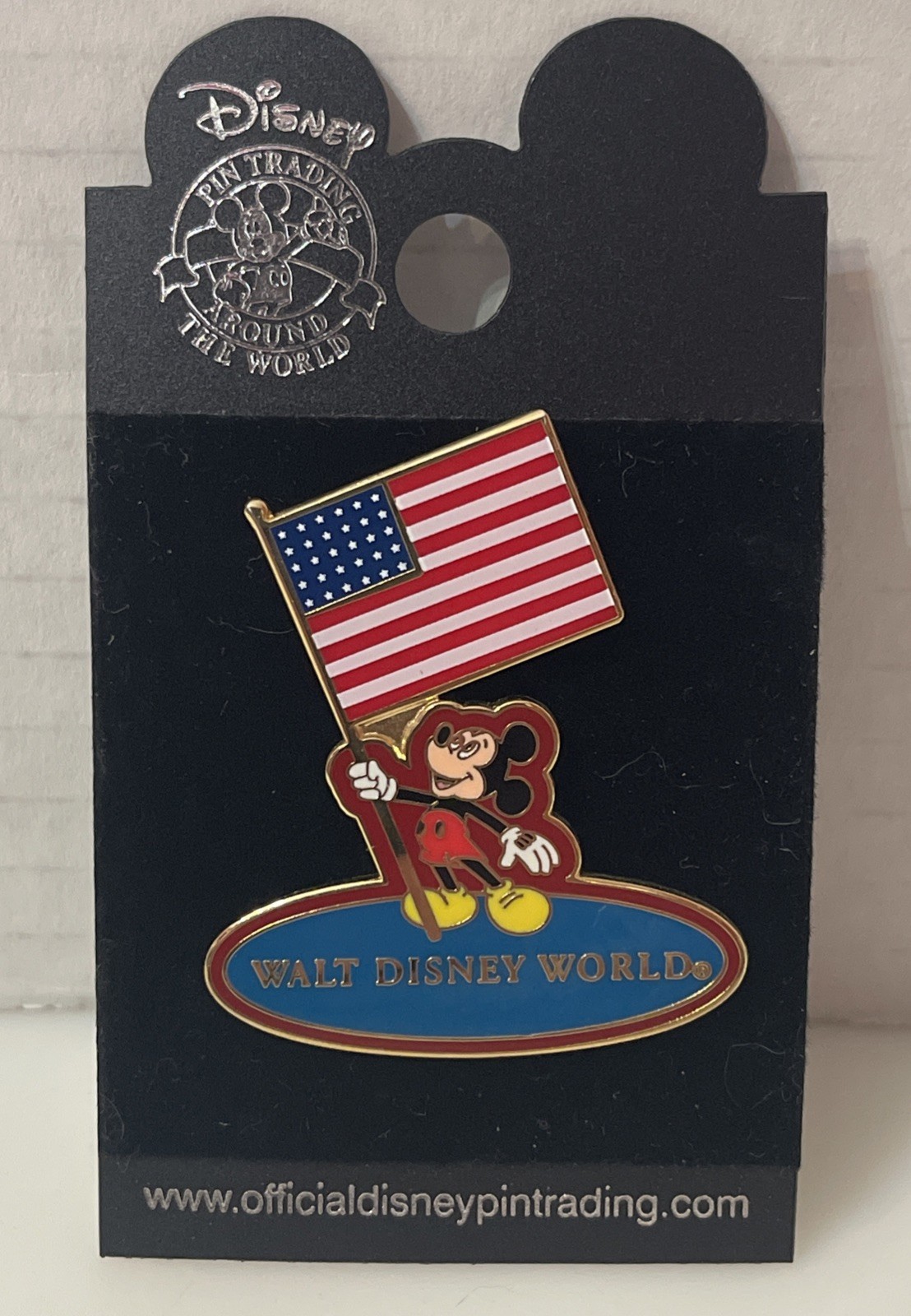 Mickey Mouse Holding Flag Disney World Collector Pin 2002