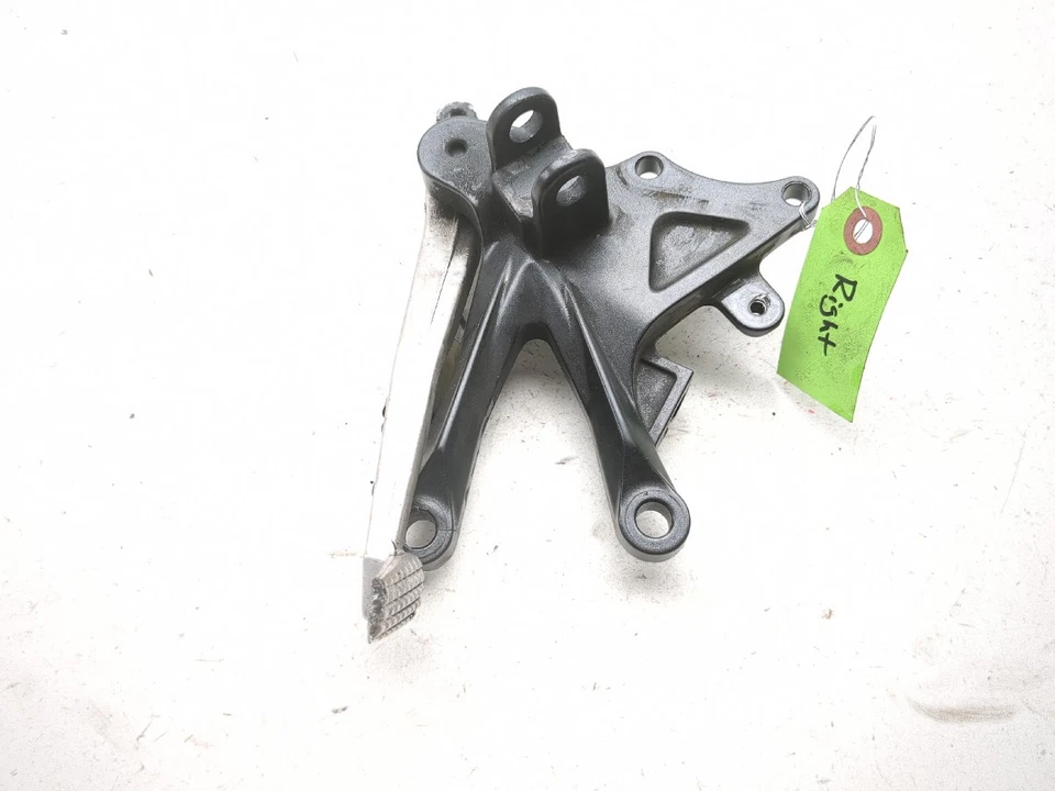 06 07 Juego trasero de clavija de conductor delantero derecho Kawasaki Ninja ZX10 ZX10R con pedal de freno Foto 2 de 4