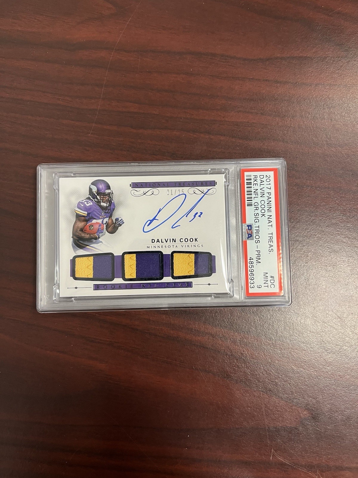 Dalvin Cook Panini National Treasures Rookie NFL Gear Signature Trios #DC Base