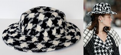 NEW 19K CHANEL BLACK ECRU WOOL TWEED HOUNDSTOOTH RUNWAY BOATER HAT